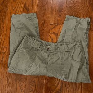 Rafaella army green lightweight capris size 14
